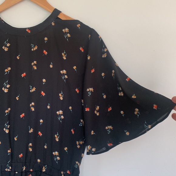 Flared dressy blouse L DONATED - Picture 2 of 9